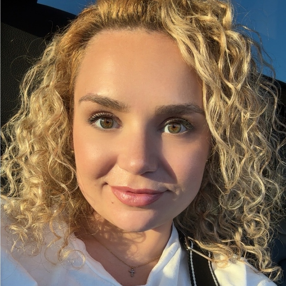 Meet your Posher, Ashley